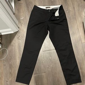 Woman’s Crosby black capri pants